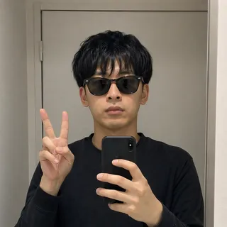 仮性包茎手術体験記を書いている男性